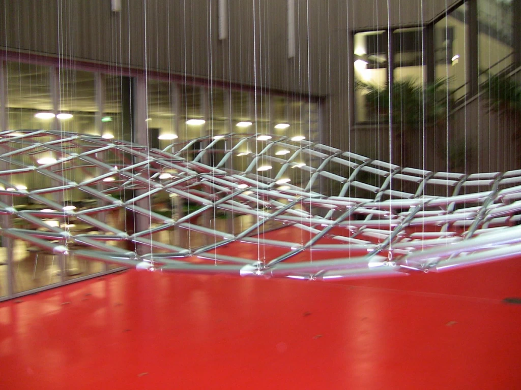 Das schwebende Kunstwerk. Weiterer Text ueber ots und auf www.presseportal.ch. Die Verwendung dieses Bildes ist fuer redaktionelle Zwecke honorarfrei. Abdruck unter Quellenangabe: 